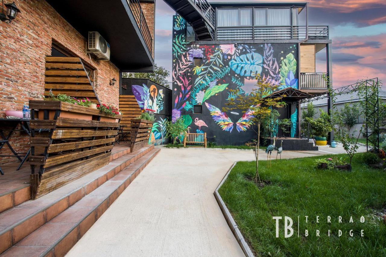 Terra Bridge Hotel Тбилиси Екстериор снимка
