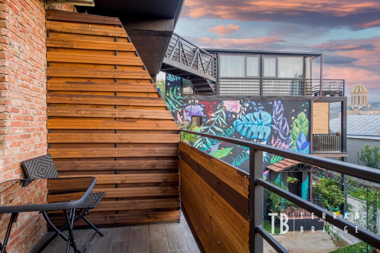 Terra Bridge Hotel Тбилиси Екстериор снимка