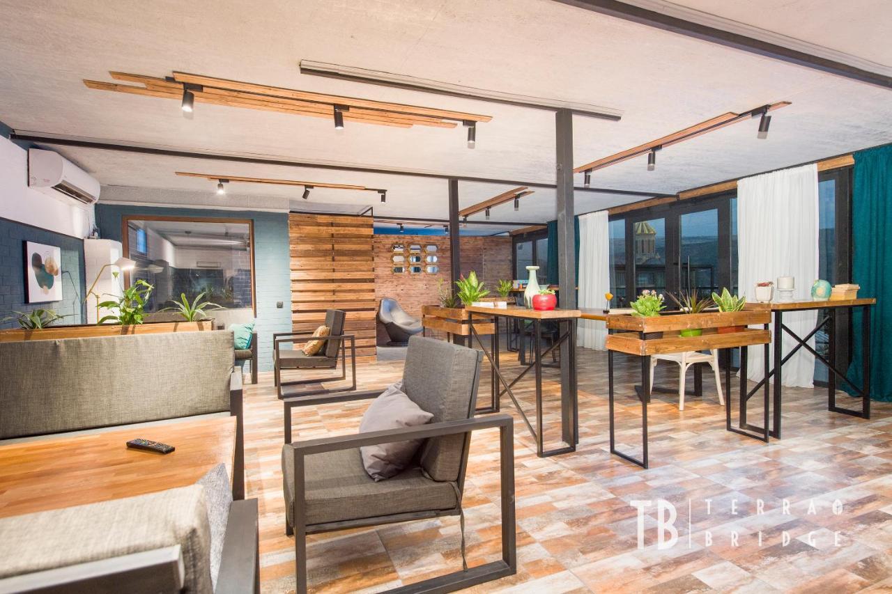 Terra Bridge Hotel Тбилиси Екстериор снимка