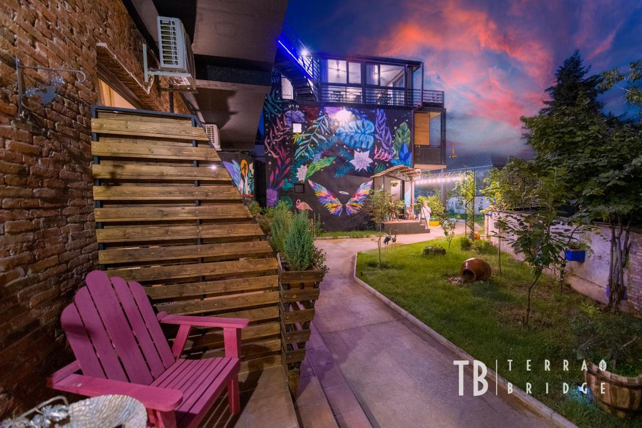 Terra Bridge Hotel Тбилиси Екстериор снимка